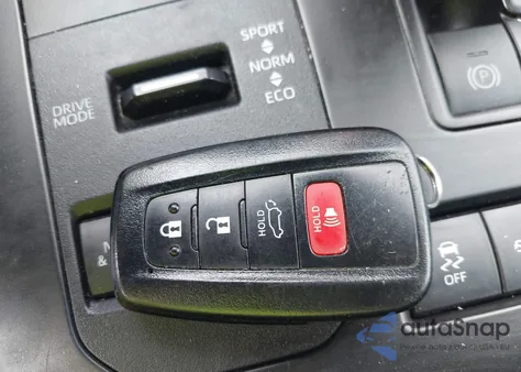 2021 Toyota Highlander Xle z USA, uszkodzony, nr VIN 5TDHZRBH7MS062420